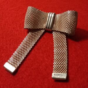 Vintage Mesh Gold Tone Metal Bow Brooch Cottagecore Grandmacore
